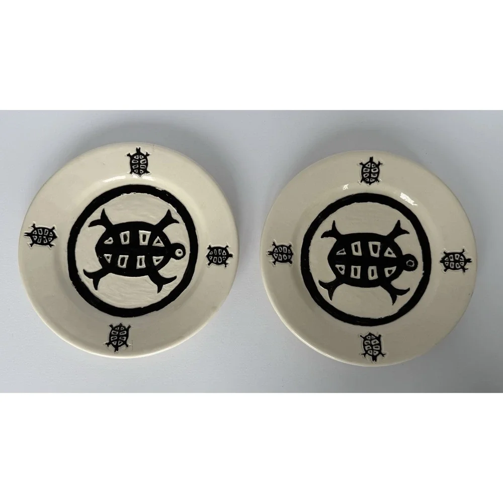 Anna Sullivan Studio Pottery Turtle Plates Tribal Folk Art Ceramic Set Signed